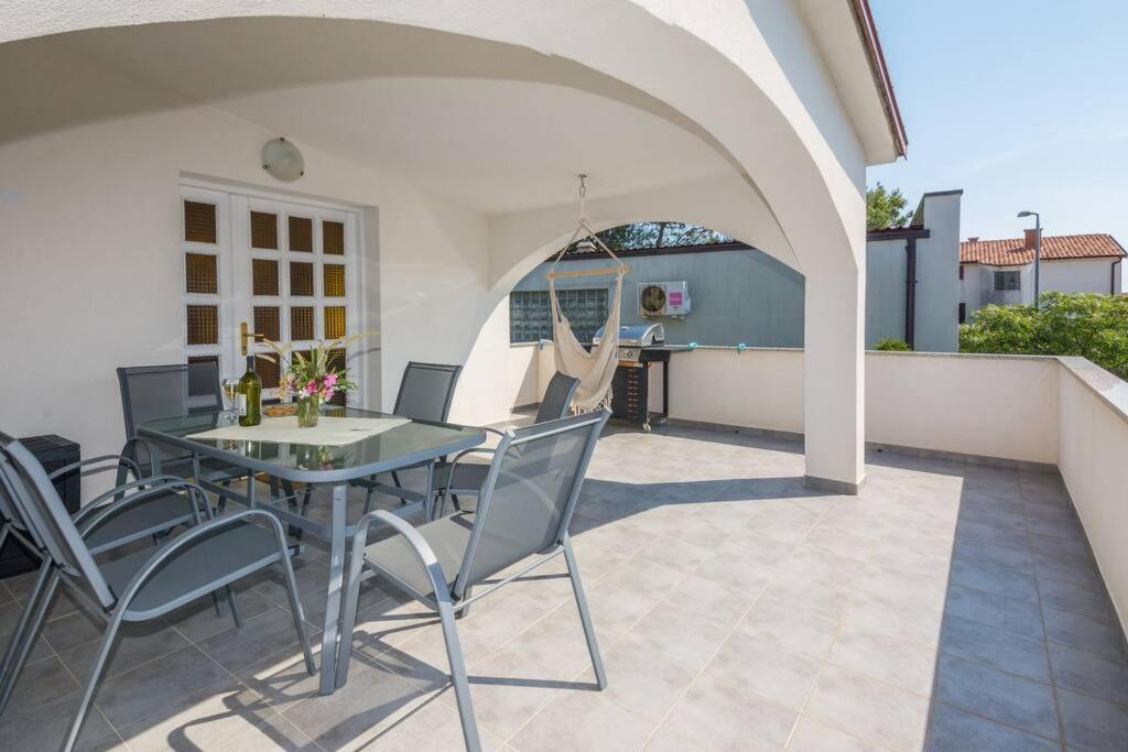 Ferienwohnung Family Patio Vir Exterior foto